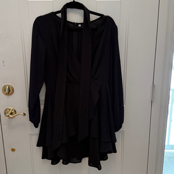 Cosonsen Women's Deep V-Neck Long Sleeve Tie Waist Ruffle Mini Swing Dress - Picture 5 of 11